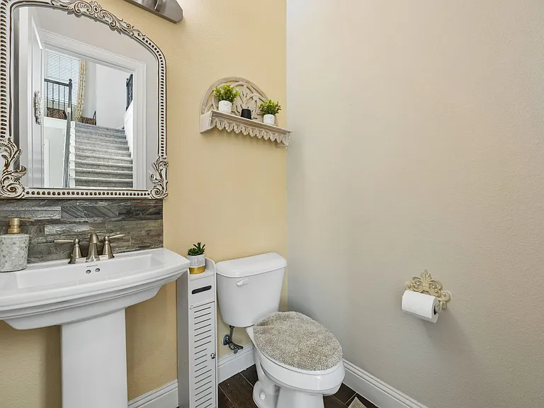 4500 El Paso Dr — Photo 20