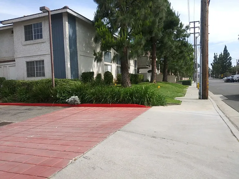 Beautiful 3 Bedroom Apartment In Placentia — Photo 6