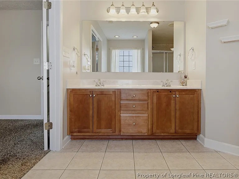 420 Thorncliff Dr — Photo 32