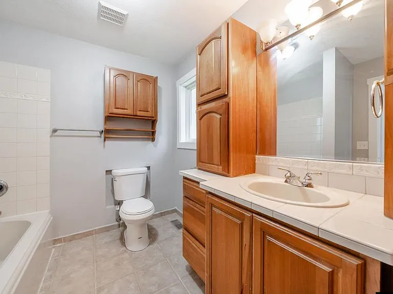2503 Shipman Ln SE — Photo 7