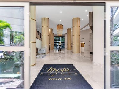3500 Mystic Pointe Dr APT 3504, Aventura, FL, 33180