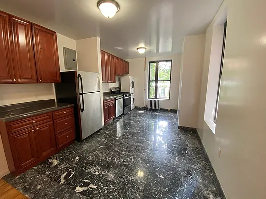 Rented by Peter R. Hungerford, LREB | media 23