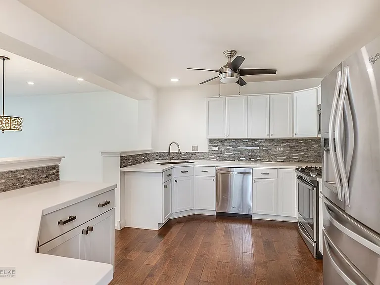 3220 Cool Springs Ct — Photo 23
