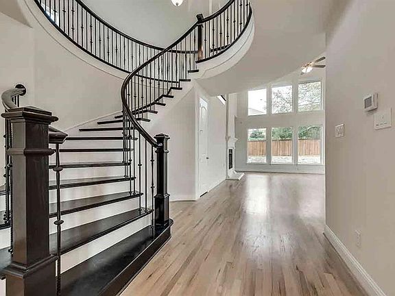 4th image of 3600 Wycliff Ave