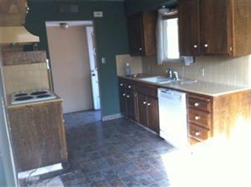 2nd image of 620 W Indianapolis Ave