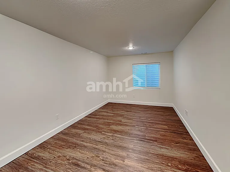 2403 E Surry Way — Photo 28