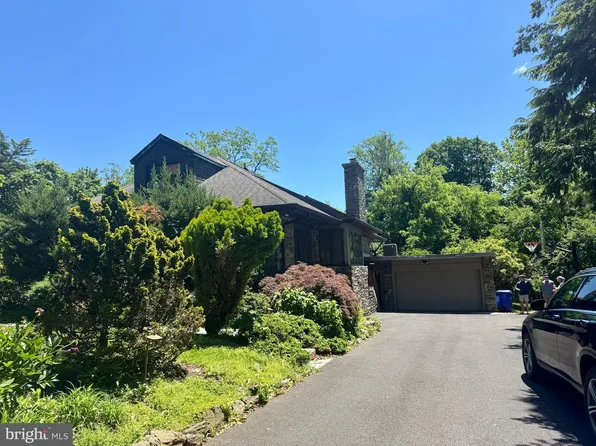 8233 Fairview Rd, Elkins Park, PA 19027