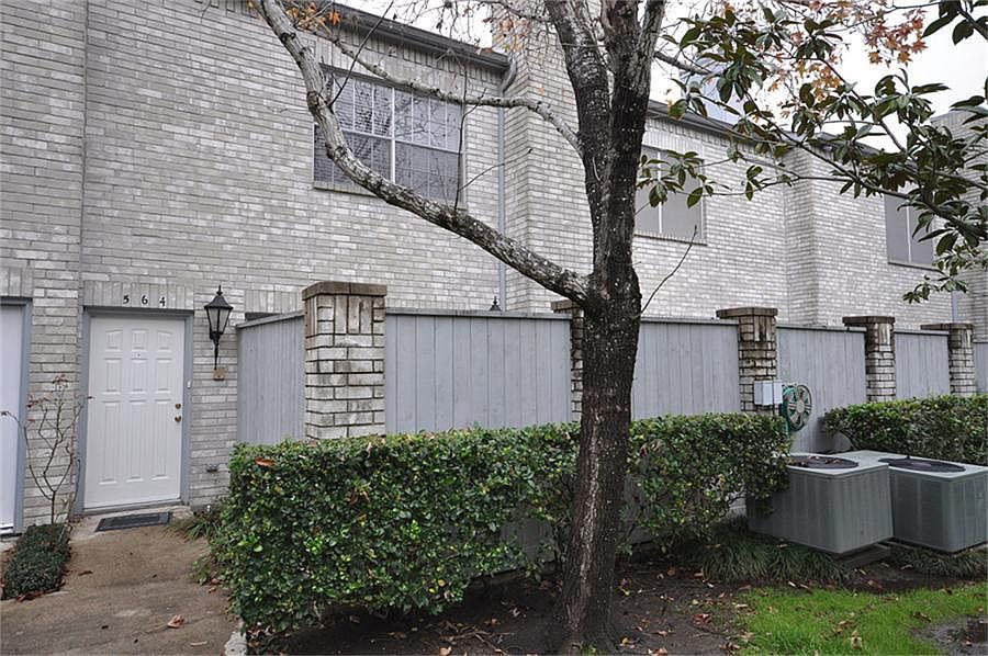 1st image of 564 Wilcrest Dr