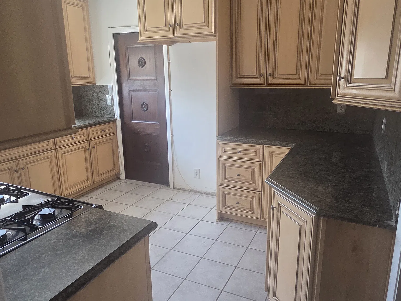 4 bed, 3.0 bath, 2272 sqft, $7,330 — Photo 2