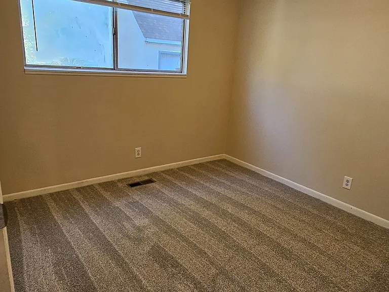 8049 Westminster Ave — Photo 10
