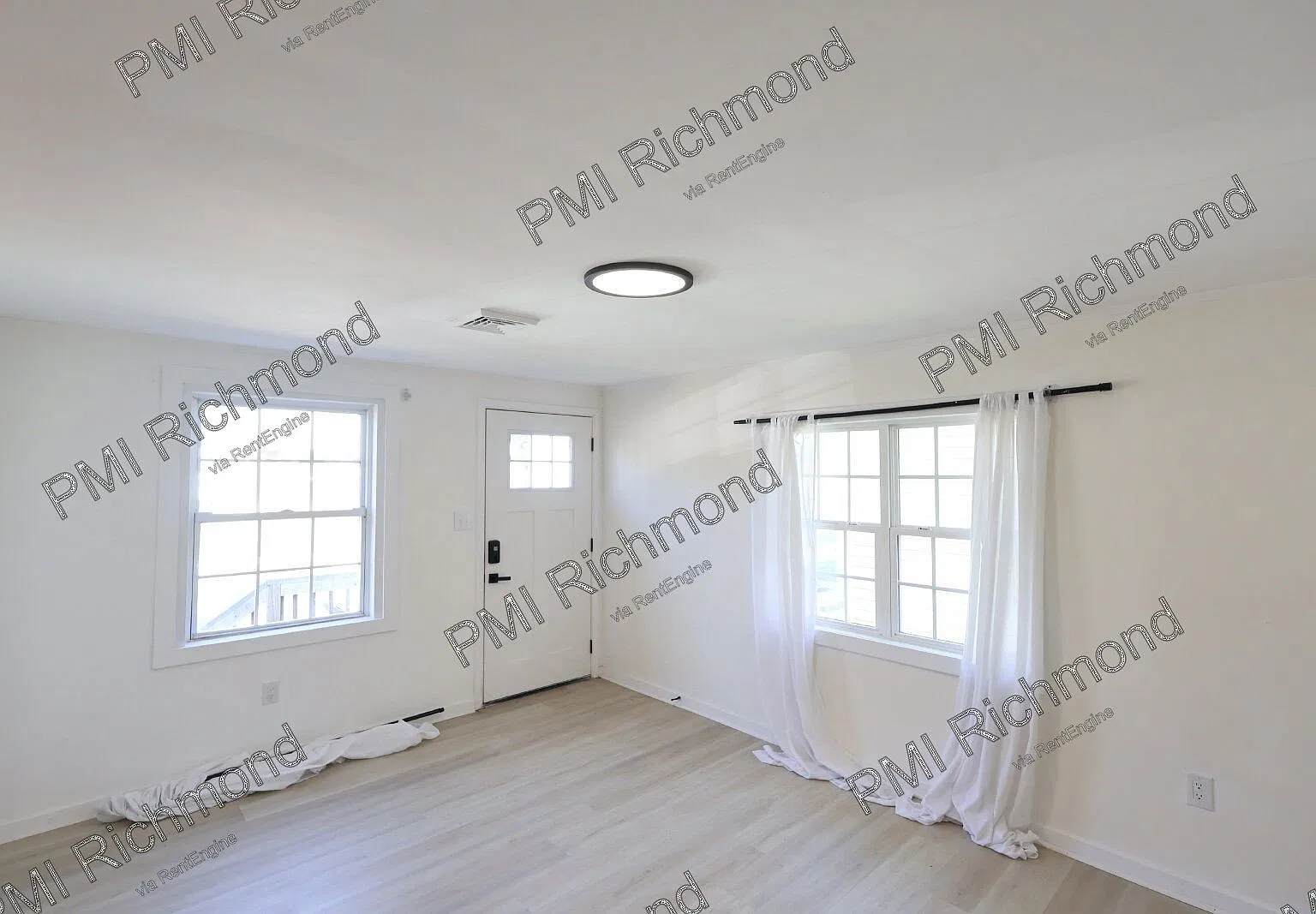 3 bed, 2.0 bath, 1000 sqft, $1,800 — Photo 2