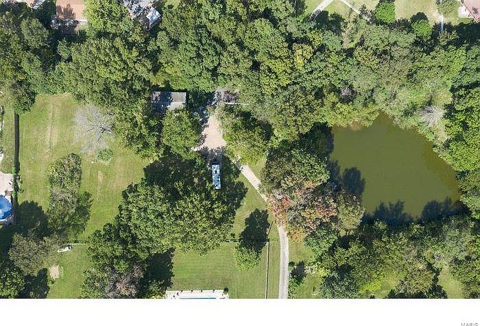 1st image of 17 Ashwood Dr