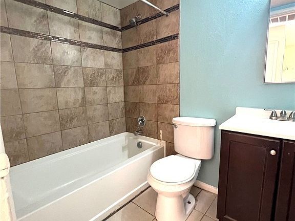 4th image of 3660 Ala Dr APT 4