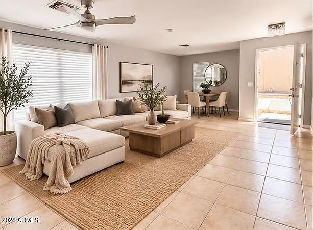4 bed, 2.5 bath, 2367 sqft, $2,800 — Photo 2