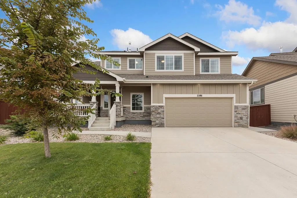 2286 Golden Wy — Photo 1