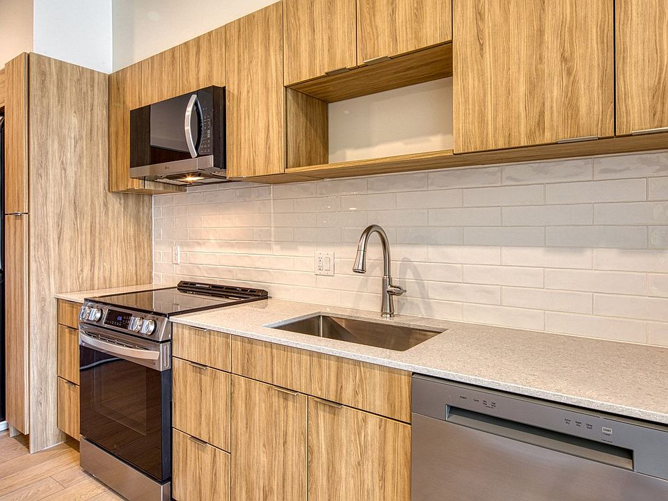 Full-size washer and dryers in each home