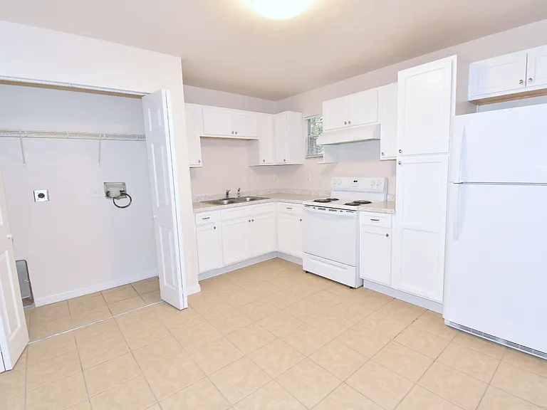 2035 NW 33rd Ave — Photo 5