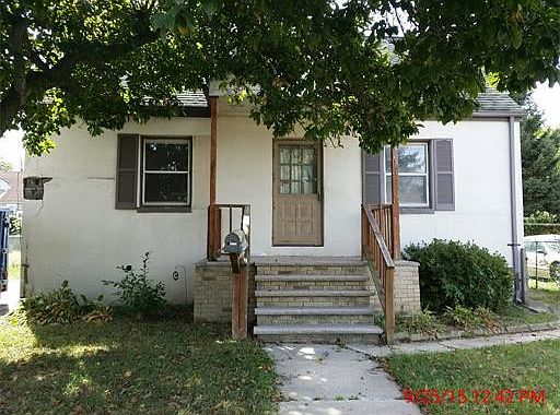 2nd image of 385 Ashley St
