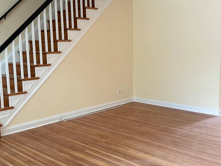 249 Glendale Rd — Photo 5