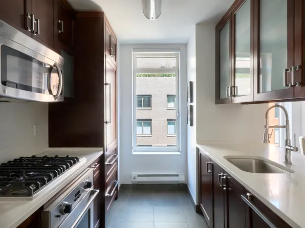 205 West 76th Street image 3 of 5