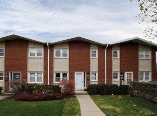 634 Hibbard Rd, Wilmette, IL 60091