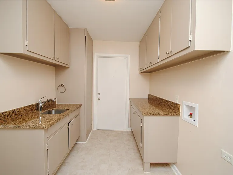 10034 Cedardale Dr — Photo 25