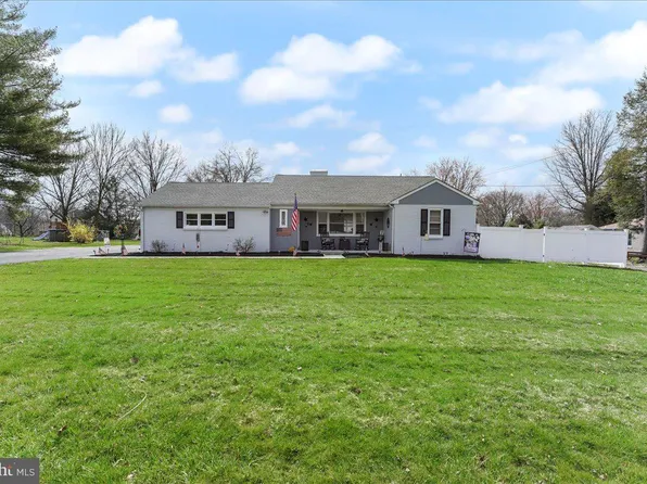 1938 Maple Ave, Hatfield, PA 19440