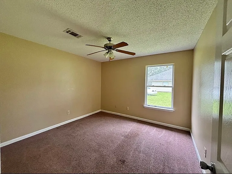 111 S Jackson Ave — Photo 7