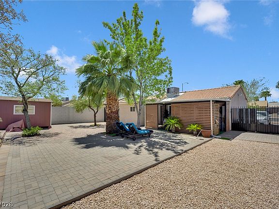 2nd image of 530 Grape Dr