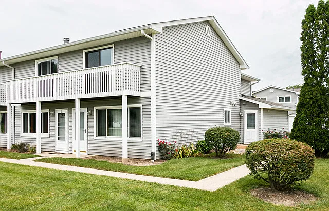 2 bed, 1.5 bath, 1320 sqft, $2,350 — Photo 3