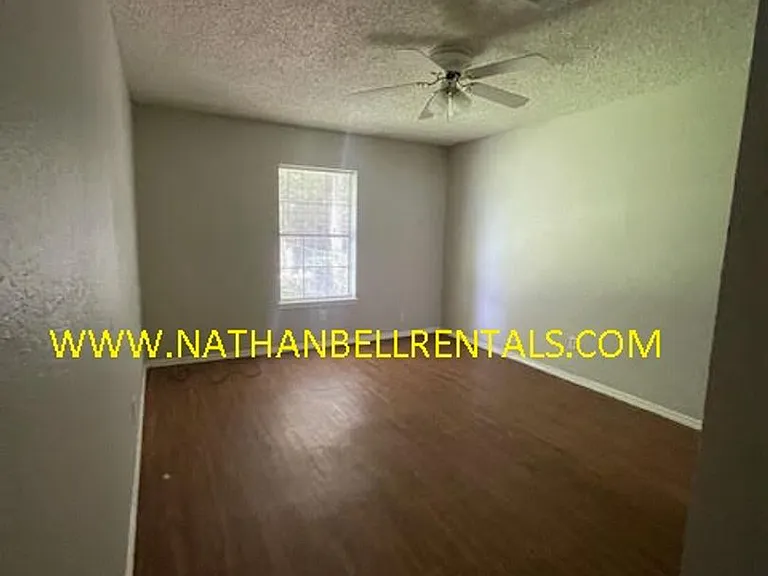 2570 Culbertson St — Photo 8