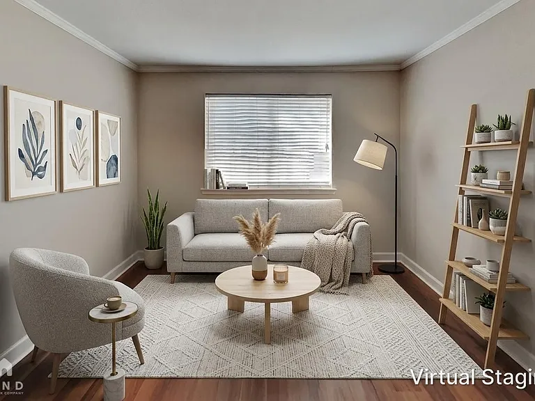 129 NE Michael Dr — Photo 2