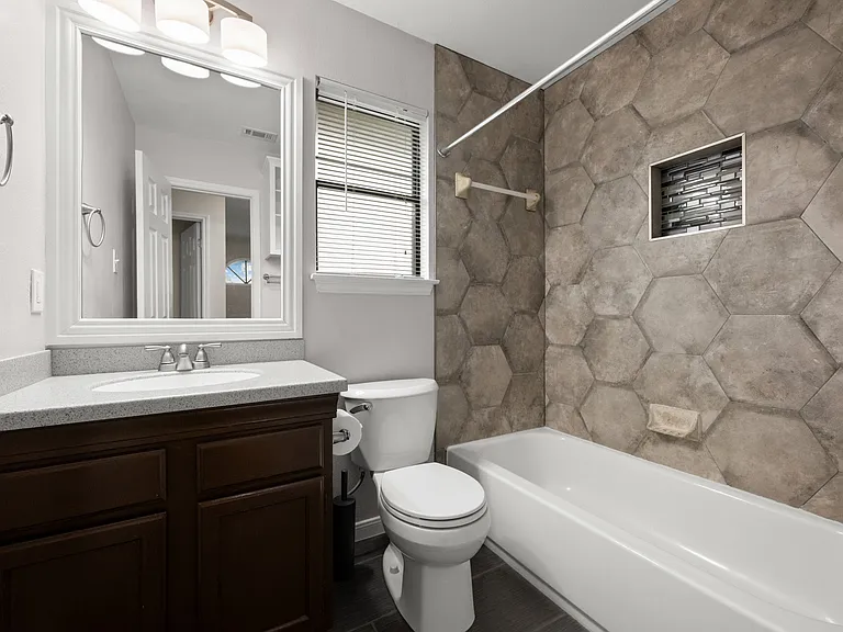 4602 Tobago Cv — Photo 20
