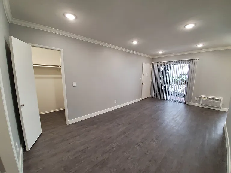 1224 N Formosa Ave #1 — Photo 6
