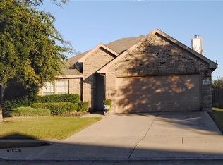 1125 Nighthawk Rd, Fort Worth, TX 76108