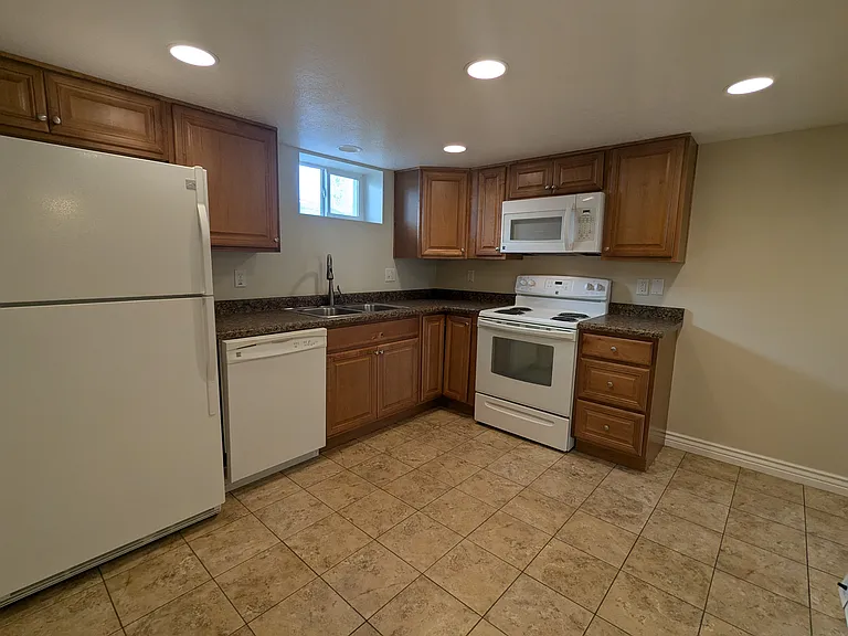 274 E 10th Ave N #1 — Photo 2