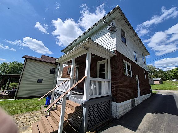 3rd image of 133 E Bissell Ave
