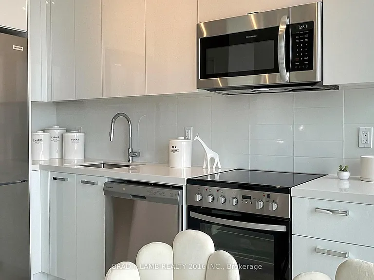 284 King St E #1908 — Photo 21