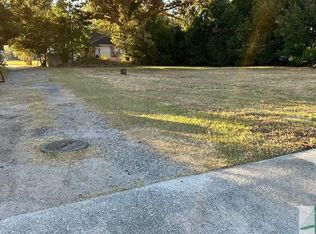 402 S College St, Pembroke, GA 31321