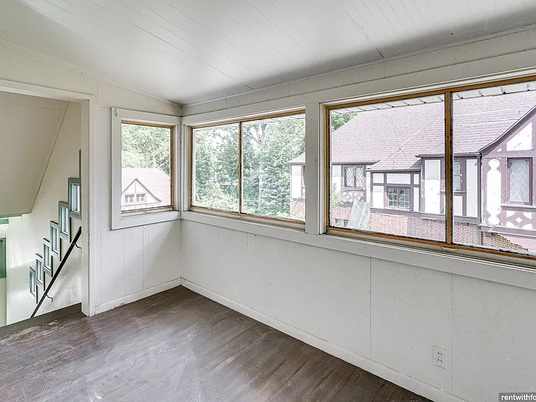 536 Algoma Blvd — Photo 17