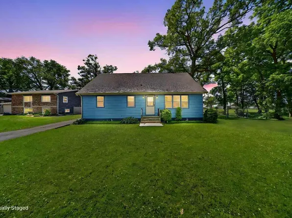113 Chaffee Dr, Hiawatha, IA 52233