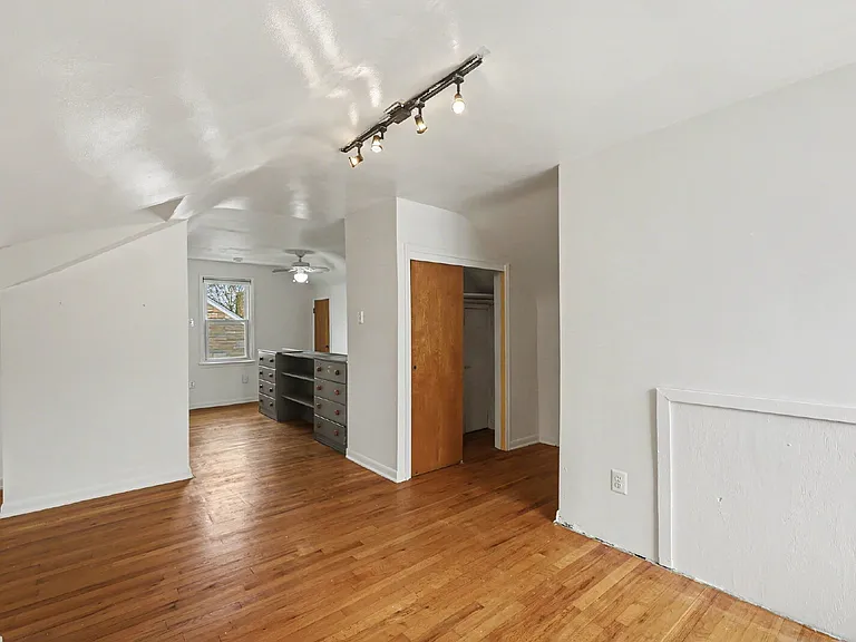 21727 California St — Photo 16