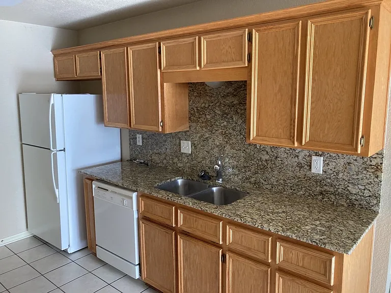 4502 Pennington Ave — Photo 7