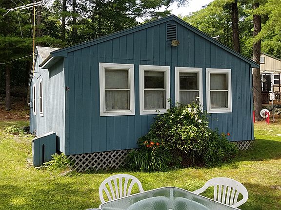 Front of cottage, lake side