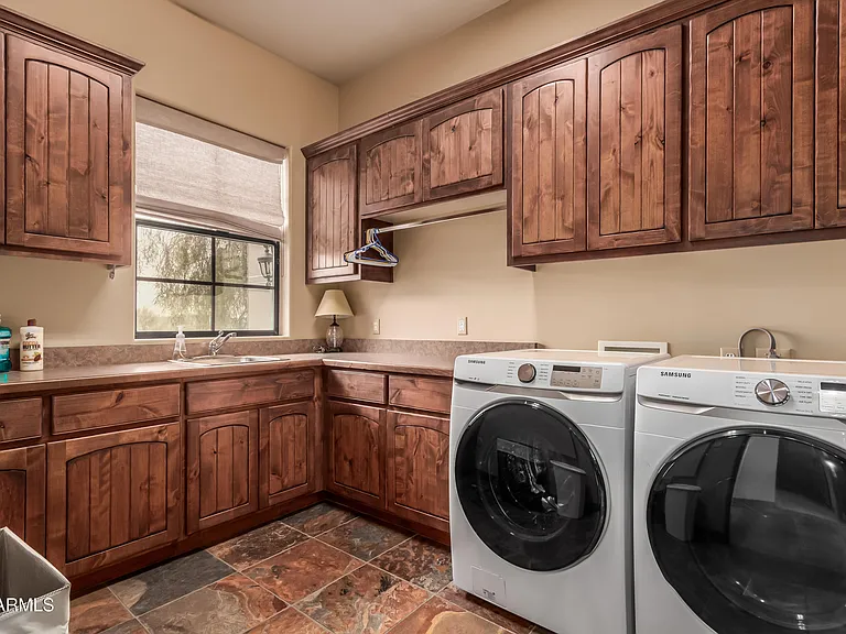 36138 N Summit Dr — Photo 45