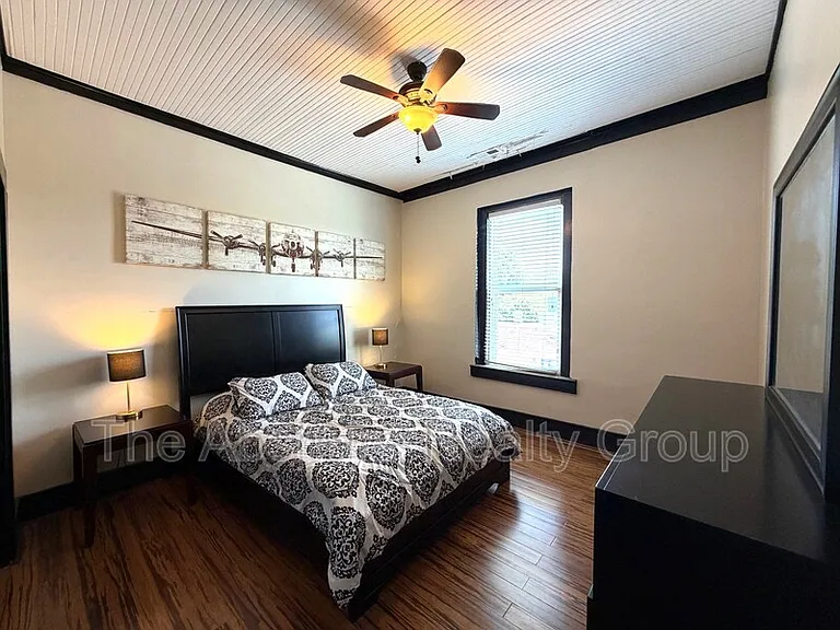 523 E Broad St #B-1 — Photo 14