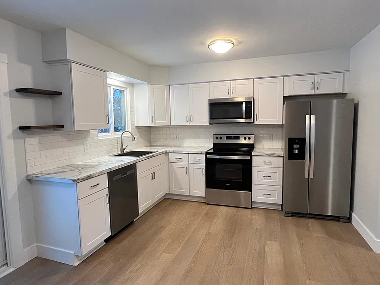 441 Plum Creek Rd — Photo 3