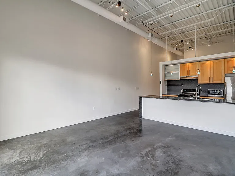 2514 Abercorn St #205 — Photo 28