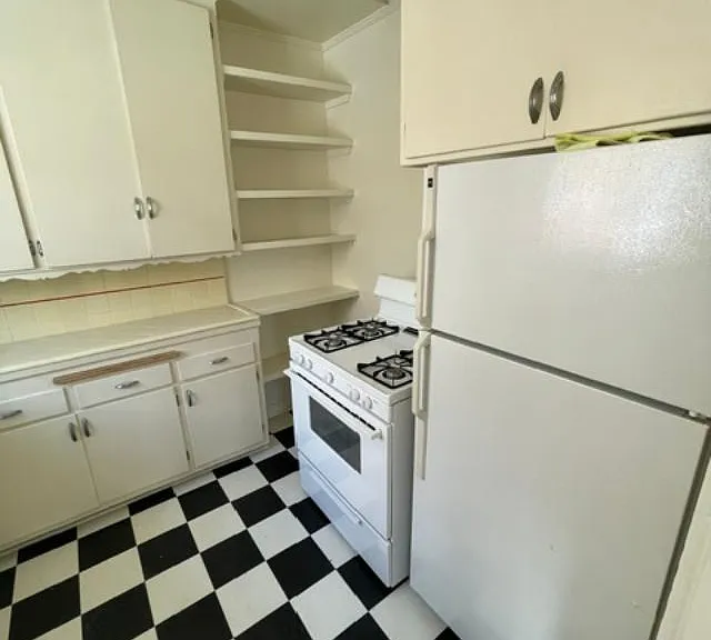 1257 1/2 Devon Ave #1257-1/2 — Photo 5