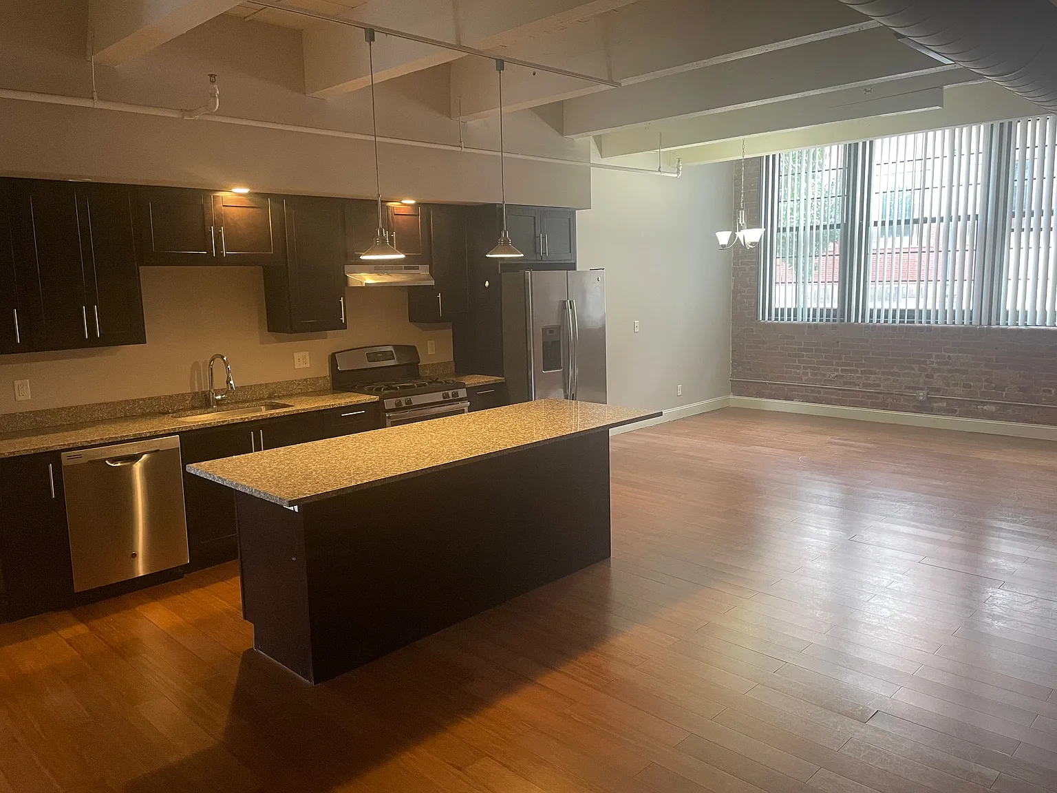 2 bed, 1300 sqft, $2,000 — Photo 3